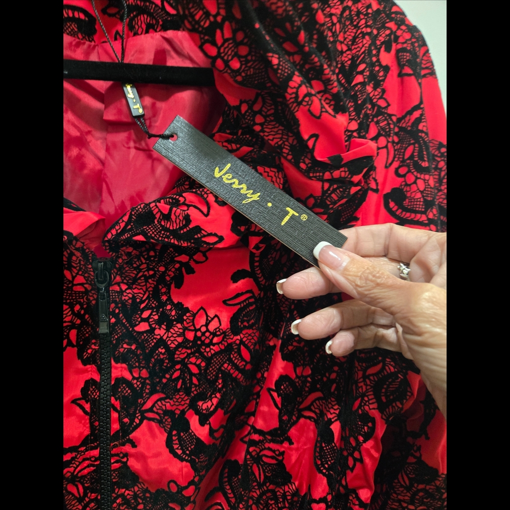 Jerry T Red Black Damask Floral Pattern Belted Tunic Dress Size Medium NWT - Picture 3 of 11